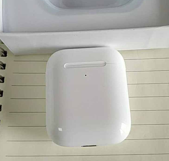 i80 TWS Bluetooth Earbuds with Wireless Charging